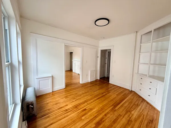 $2,300 | 28 Brook Street, Unit 2, Manchester, NH 03104