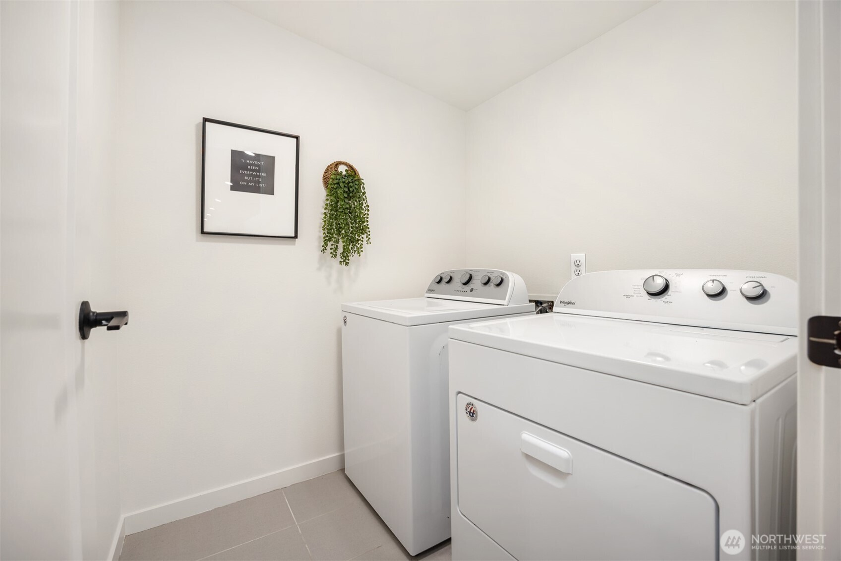 400 Southwest Forest Place Issaquah, WA 98027 - Photo 23 of 24 a utility room with dryer and washer
