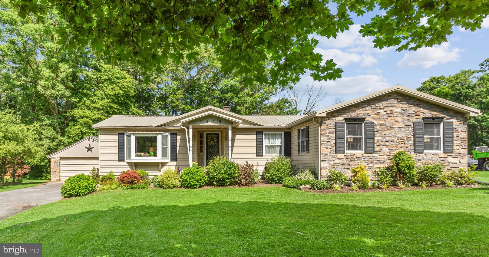 1319 Mt Wilson Road Lebanon, PA 17042 - Photo 1 of 34 Gallery Image 1