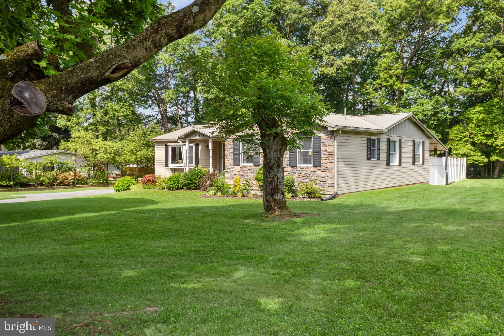1319 Mt Wilson Road Lebanon, PA 17042 - Photo 4 of 34 Gallery Image 4