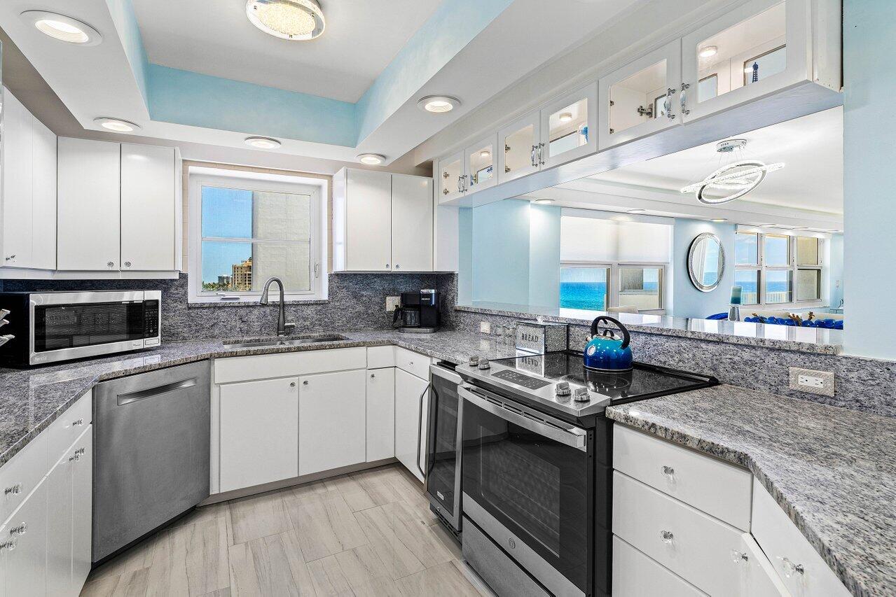 3000 South Ocean Boulevard, Unit 6010 Boca Raton, FL 33432 - Photo 13 of 34 009-3000SouthOceanBoulevard-601-BocaRato