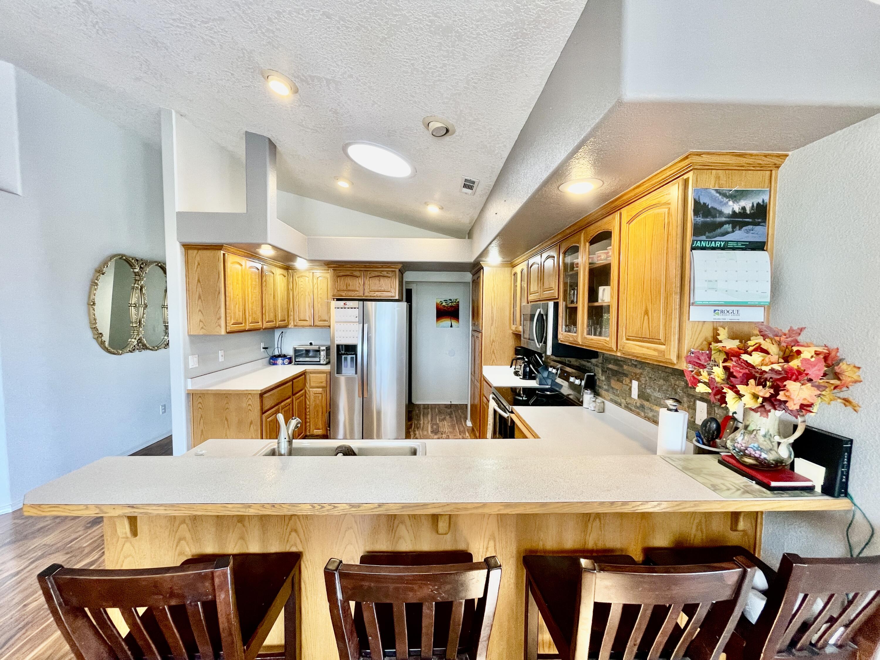 224 High Ridge Terrace Grants Pass, OR 97526 - Photo 5 of 24 IMG_6863
