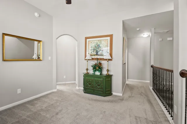 a view of livingroom with furniture