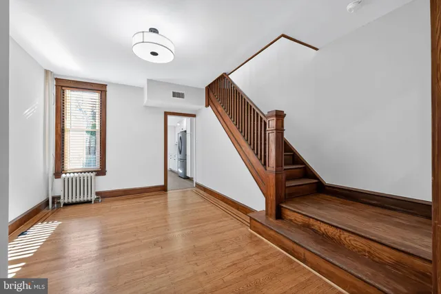 $2,500 | 3560 New Queen Street, Philadelphia, PA 19129