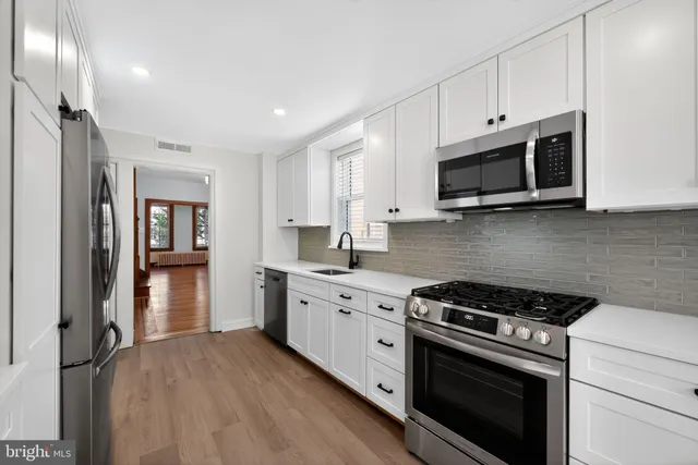 $2,500 | 3560 New Queen Street, Philadelphia, PA 19129