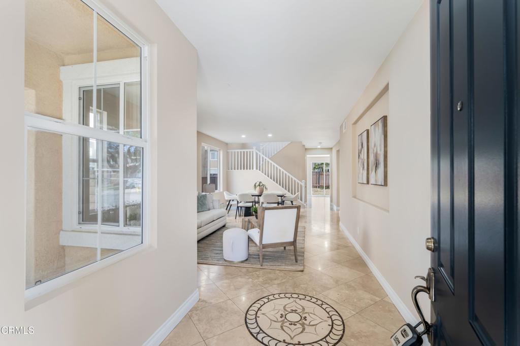 341 Huerta Street Oxnard, CA 93030 - Photo 3 of 33