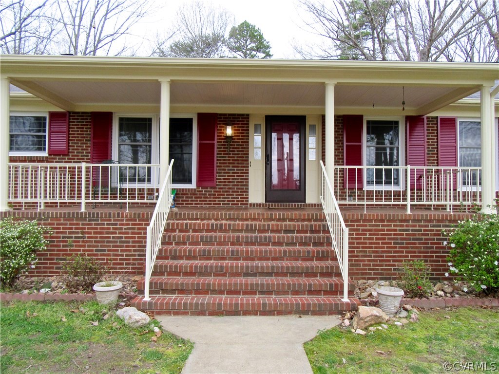 3092 Lowry Road Columbia, VA 23038 - Photo 2 of 34 front view of a house