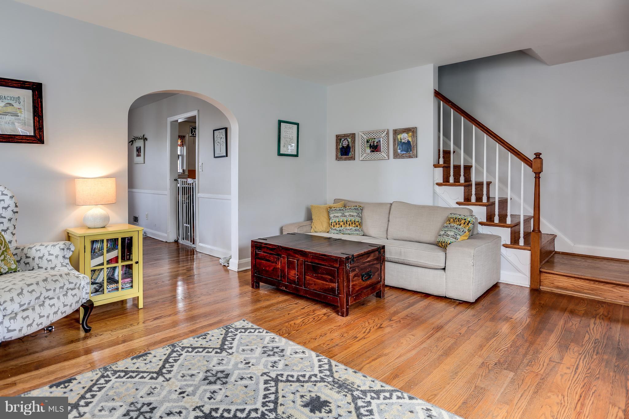 1627 Thetford Road Baltimore, MD 21286 - Photo 5 of 27 Living Room