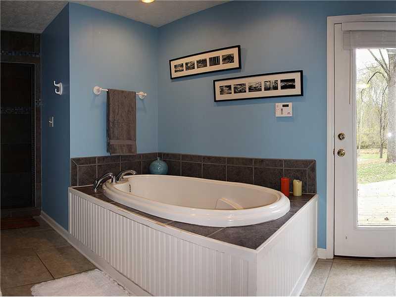 6409 Johnson Road Indianapolis, IN 46220 - Photo 14 of 24 Gallery Image 14