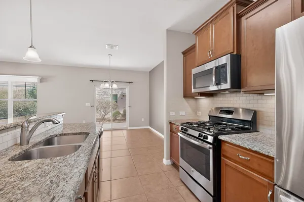 $1,875 | 1620 Bryant Drive, Unit 2701, Round Rock, TX 78664