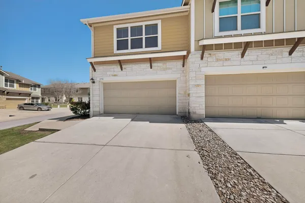 $1,875 | 1620 Bryant Drive, Unit 2701, Round Rock, TX 78664