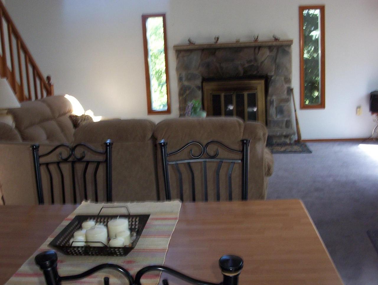 5008 Clearview Road Long Pond, PA 18334 - Photo 3 of 8 Living room