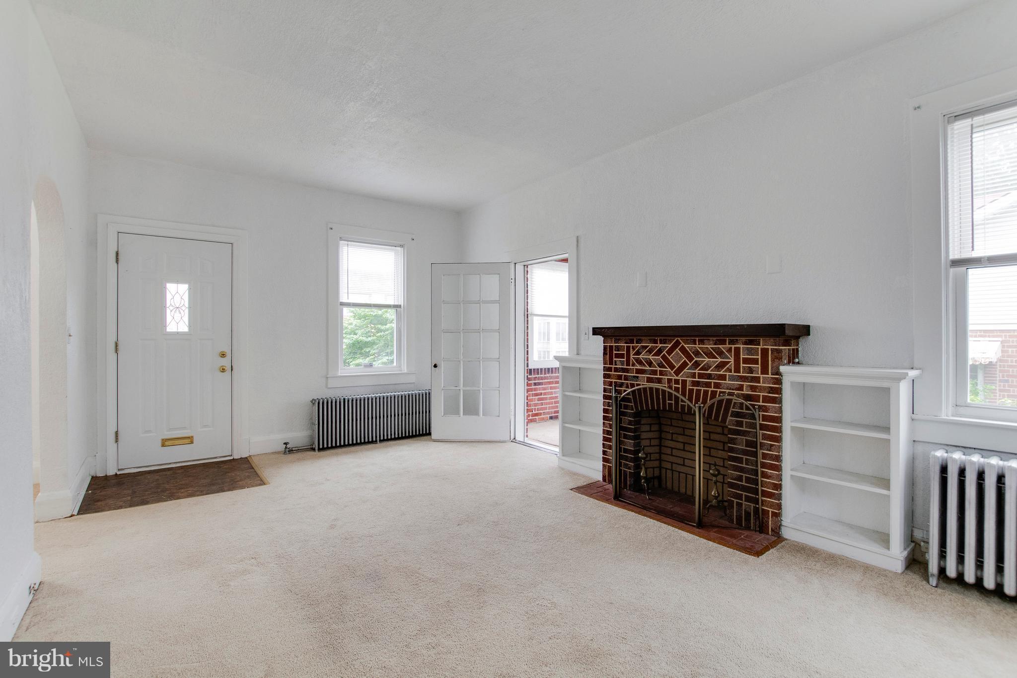 630 Plymouth Road Baltimore, MD 21229 - Photo 2 of 30 Living Room