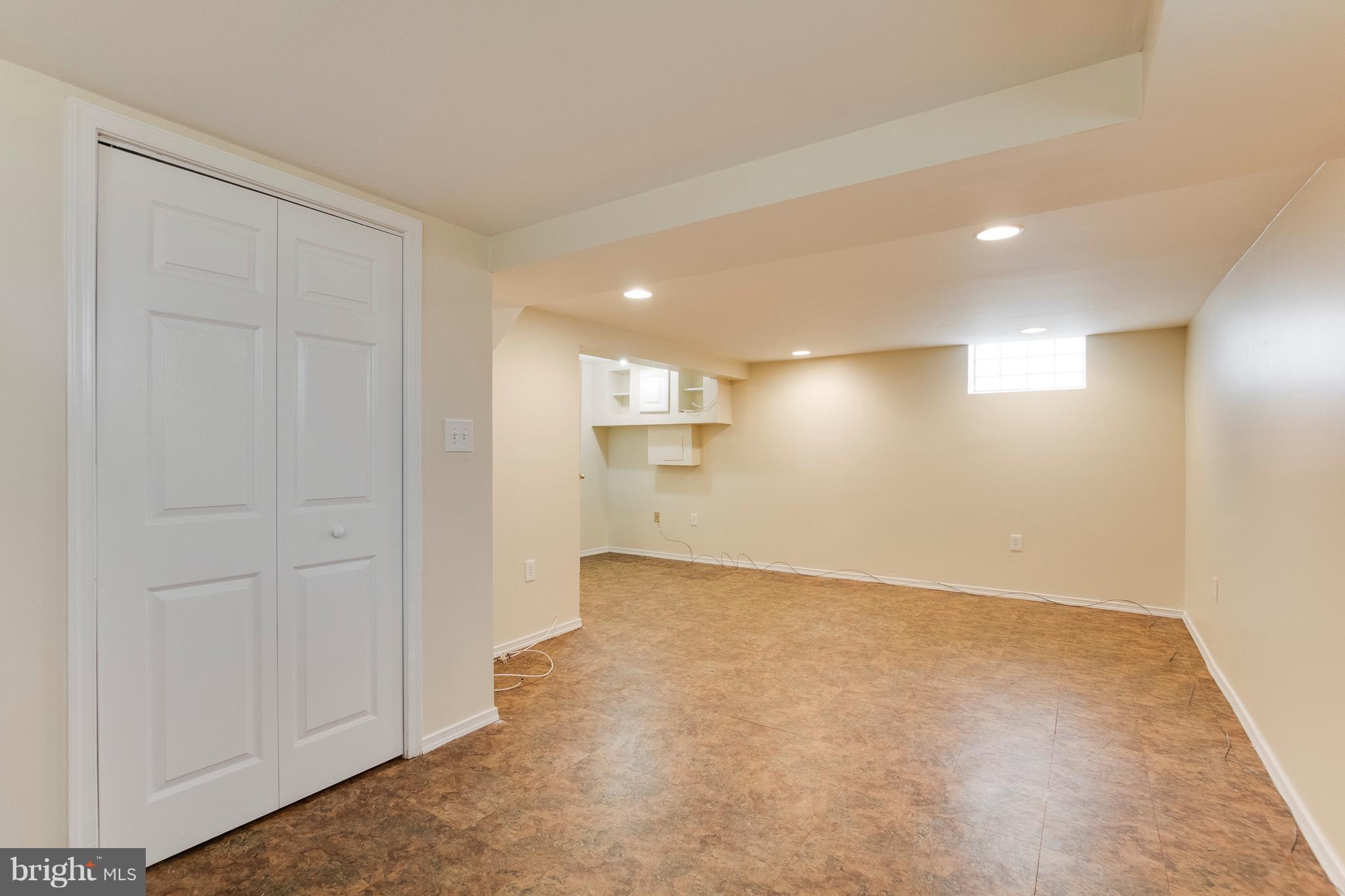 630 Plymouth Road Baltimore, MD 21229 - Photo 24 of 30 Family Room