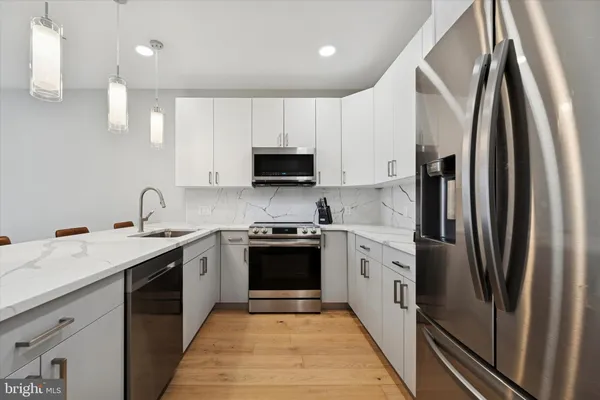 $3,200 | 700-00 Moyer Street, Unit 210, Philadelphia, PA 19125