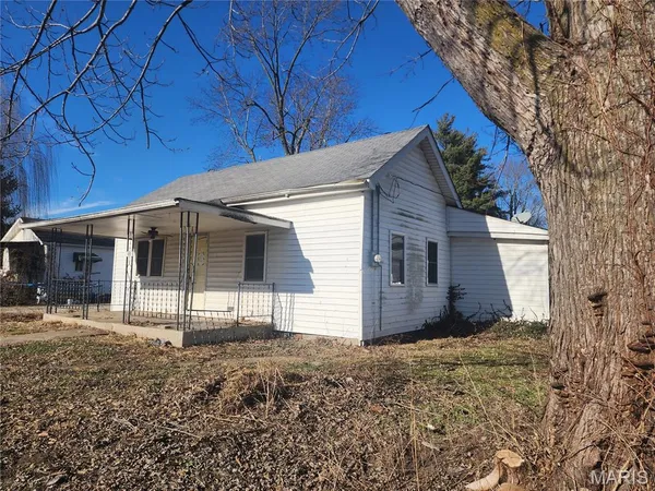 $32,900 | 405 Washington Street, Kane, IL 62054