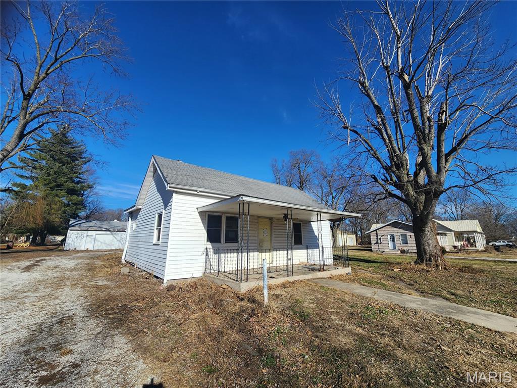 405 Washington Street Kane, IL 62054 - Photo 8 of 33