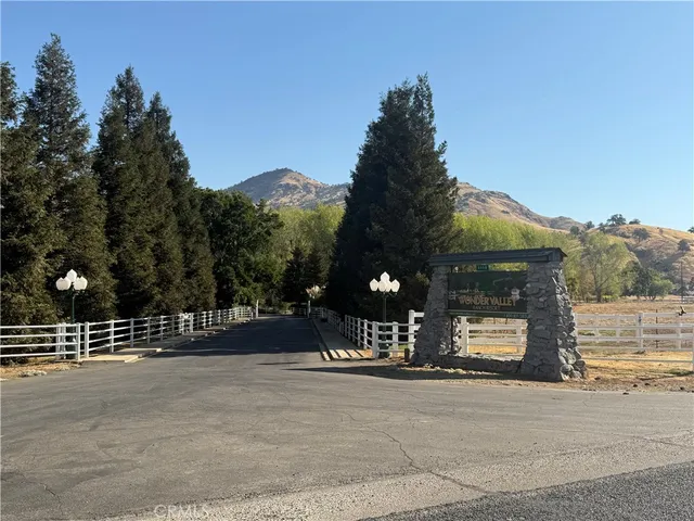 $77,000 | 6050 Dogwood Drive, Sanger, CA 93657