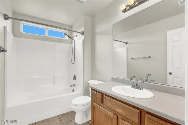 $1,800 | 6909 Graceful Cloud Avenue, Las Vegas, NV 89122