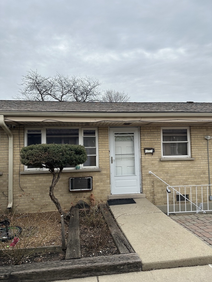 215 West Grand Avenue, Unit C Northlake, IL 60164 - Photo 1 of 10 front view of house