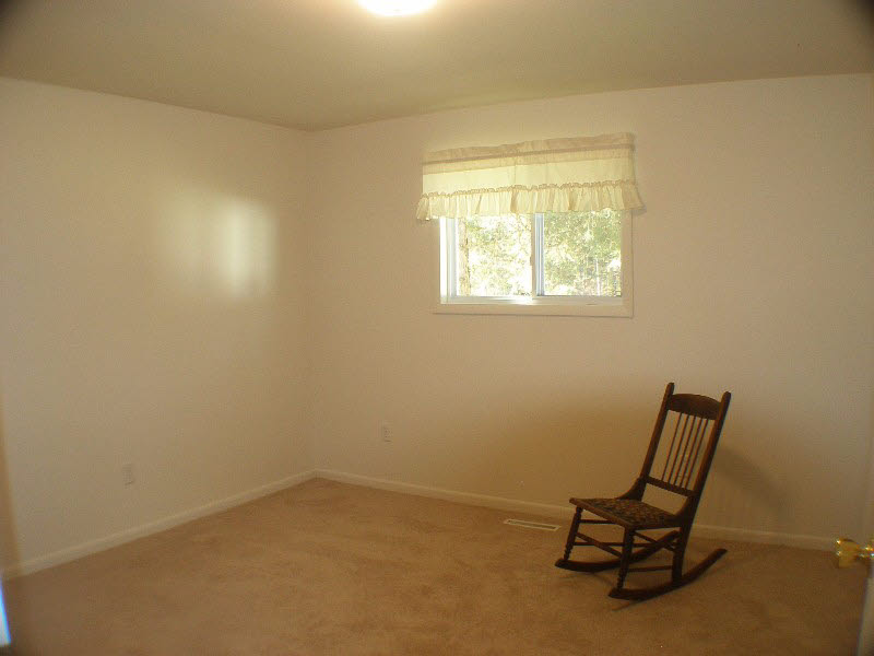 940 Flajole Road Midland, MI 48642 - Photo 4 of 9 Gallery Image 4