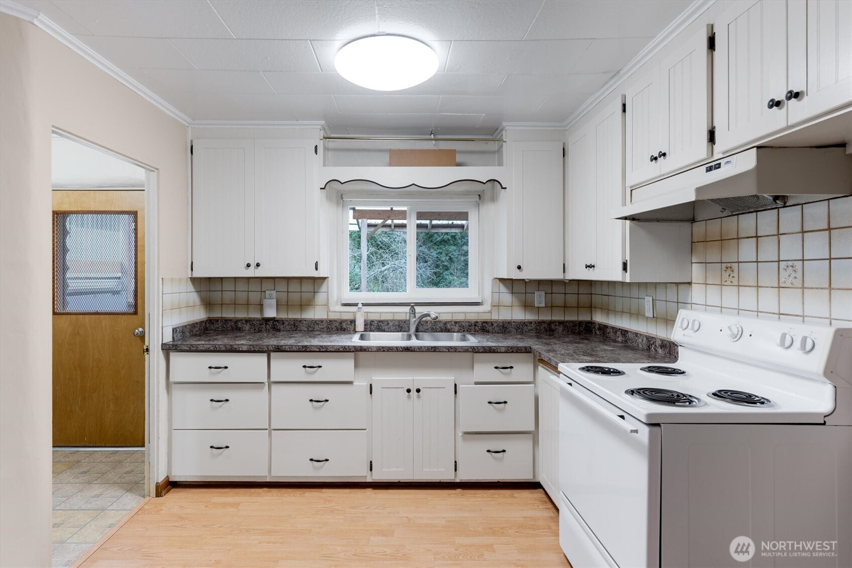 3329 Virginia Way Longview, WA 98632 - Photo 14 of 40