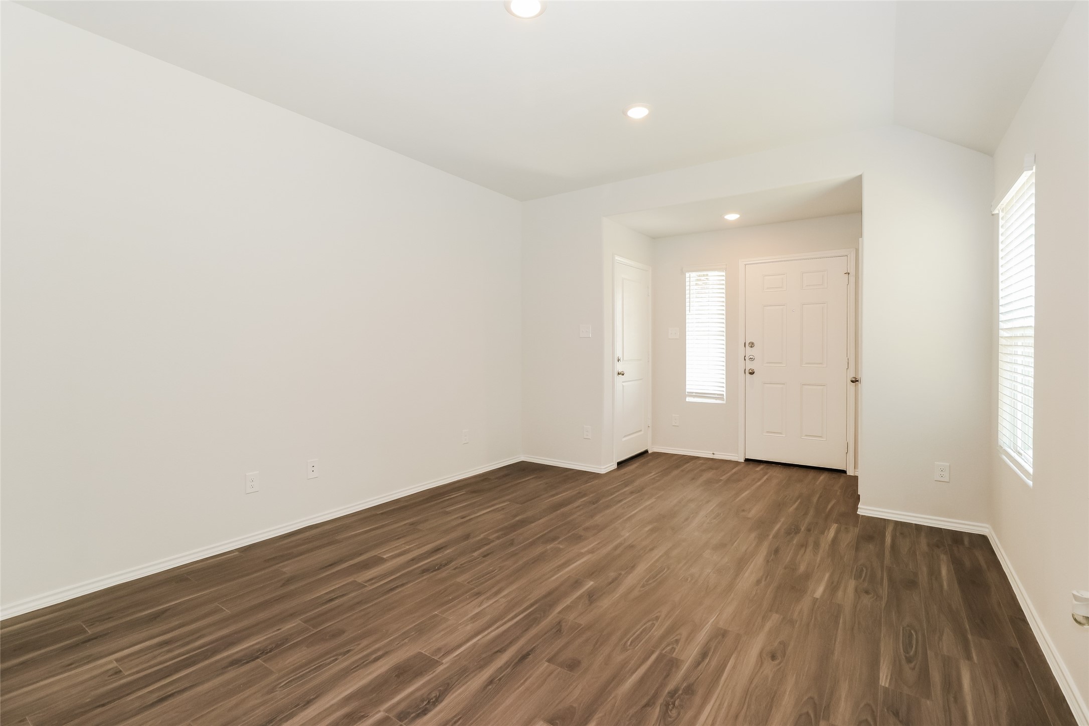 2257 Onyx Lane Conroe, TX 77301 - Photo 9 of 19 a view of an empty room and glass door