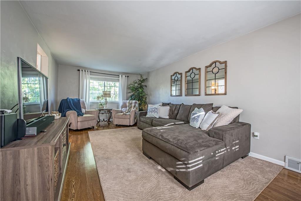 114 Fosterville Road Greensburg, PA 15601 - Photo 4 of 22 Gallery Image 4
