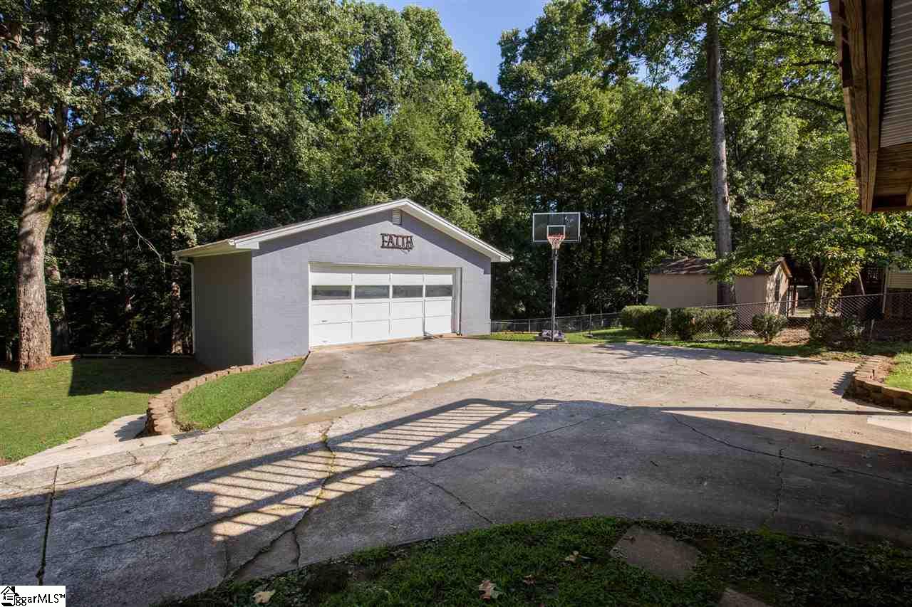 14 Randy Drive Taylors, SC 29687 - Photo 4 of 32 Gallery Image 4