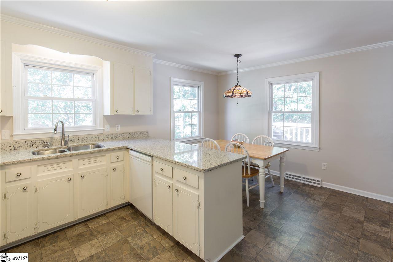 14 Randy Drive Taylors, SC 29687 - Photo 10 of 32 Gallery Image 10