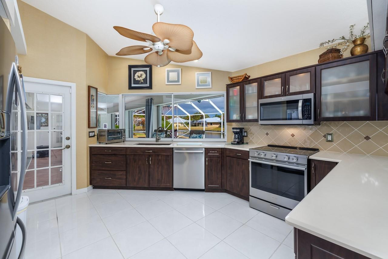 2303 Southwest Danforth Circle Palm City, FL 34990 - Photo 10 of 41 Photo 10