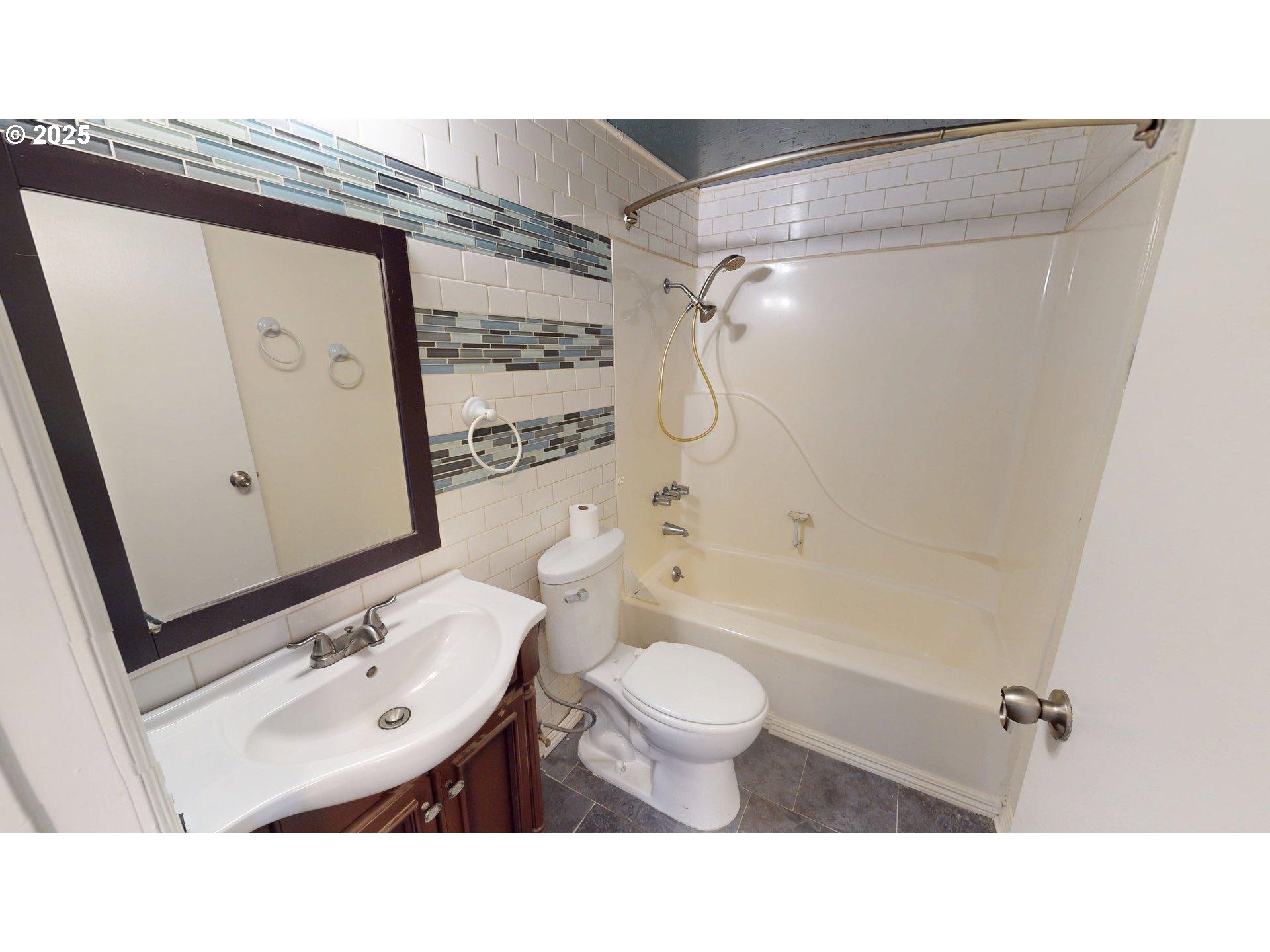 94036 Doyle Point Road Gold Beach, OR 97444 - Photo 30 of 42 Bathroom