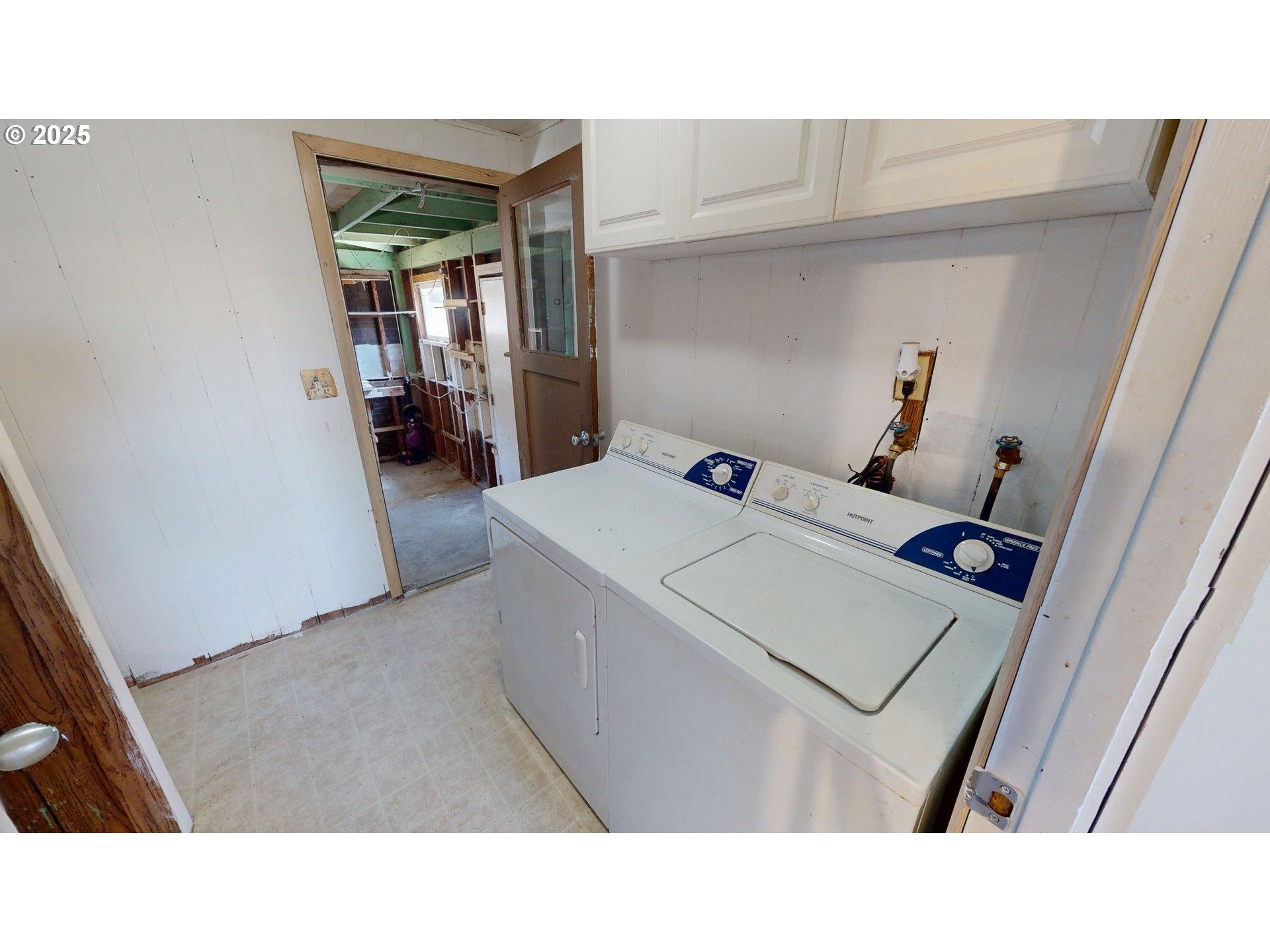 94036 Doyle Point Road Gold Beach, OR 97444 - Photo 31 of 42 Laundry