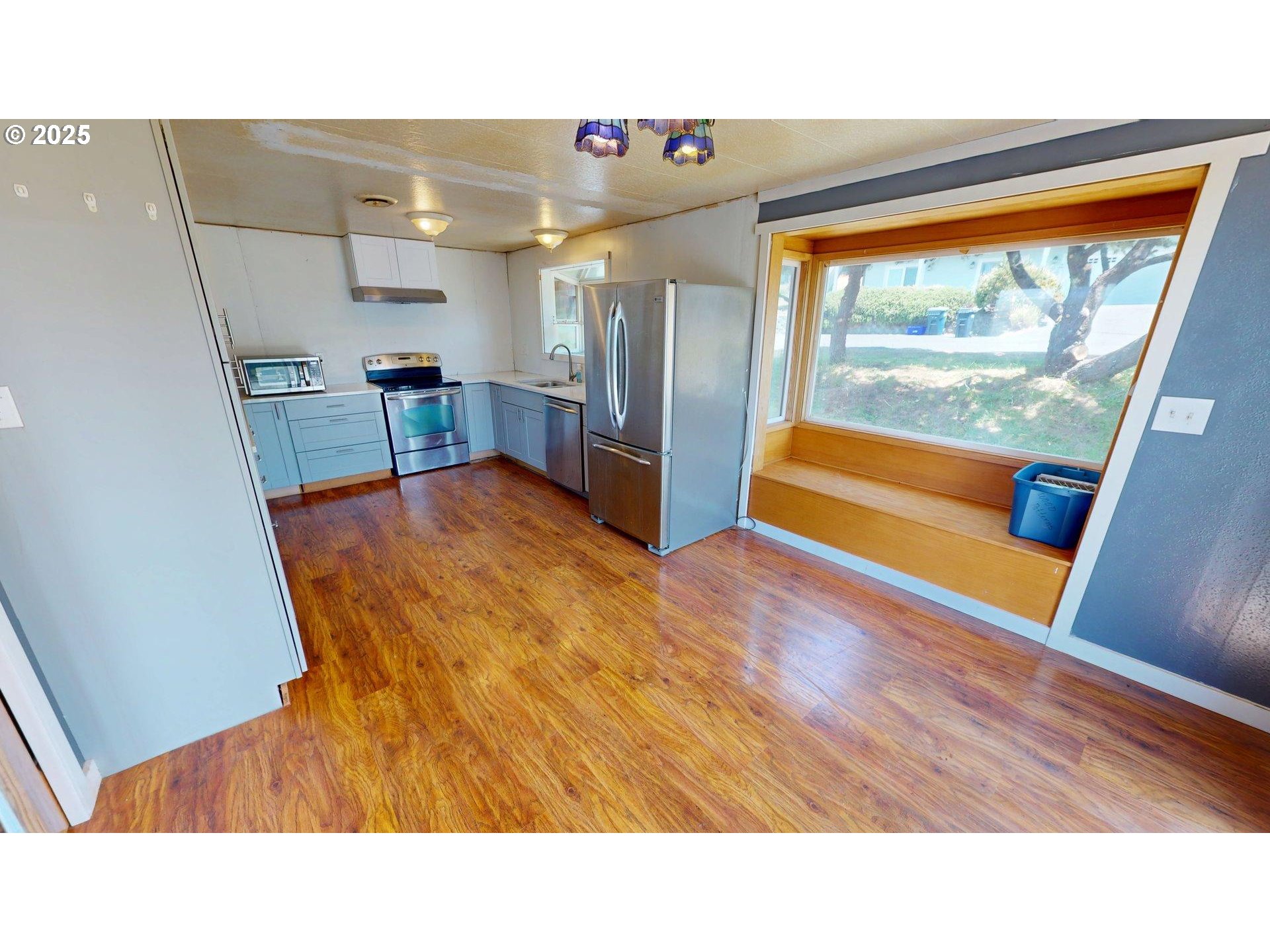 94036 Doyle Point Road Gold Beach, OR 97444 - Photo 7 of 42 Kitchen