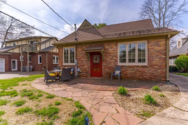 $389,900 | 2224 East Mulberry Street, Evansville, IN 47714