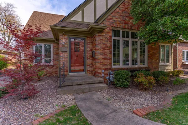 $389,900 | 2224 East Mulberry Street, Evansville, IN 47714