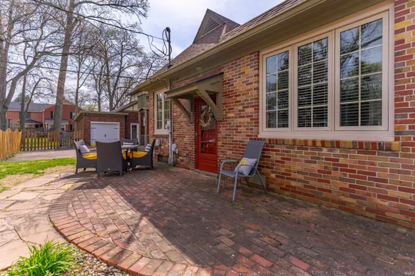 $389,900 | 2224 East Mulberry Street, Evansville, IN 47714
