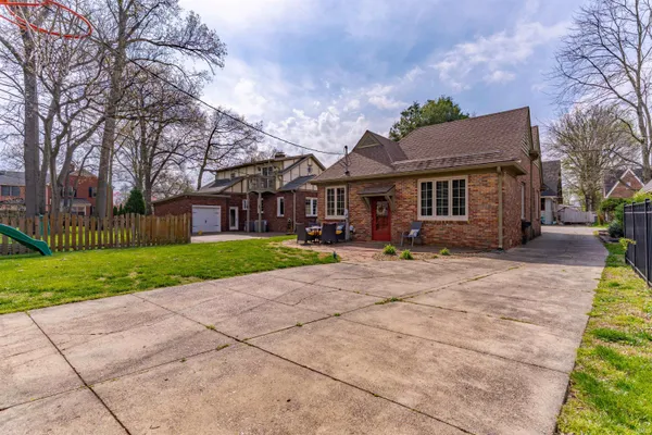 $389,900 | 2224 East Mulberry Street, Evansville, IN 47714