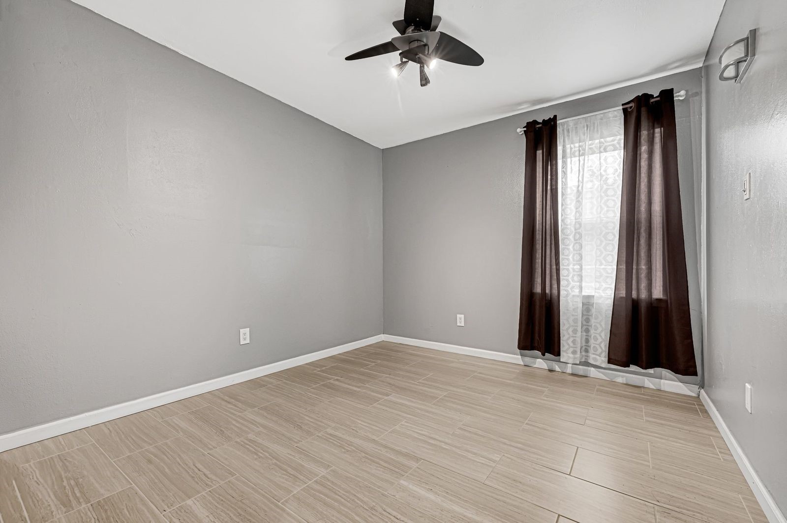 7839 Fondren Road Houston, TX 77074 - Photo 17 of 33