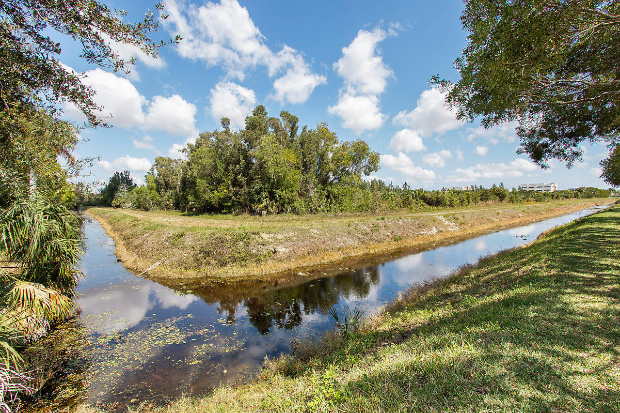 1886 Barnstable Road Wellington, FL 33414 - Photo 23 of 28 028-1886BarnstableRd-Wellington-FL-small