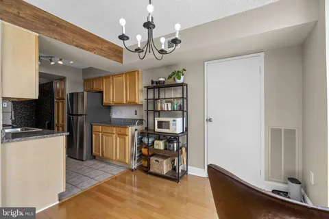 $300,000 | 4500 South Four Mile Run Drive, Unit 1122, Arlington, VA 22204