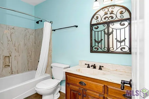 $290,000 | 2210 South Willow Ridge Avenue, Port Allen, LA 70767