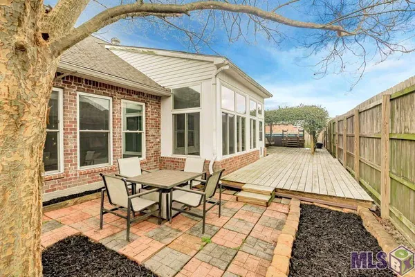 $290,000 | 2210 South Willow Ridge Avenue, Port Allen, LA 70767