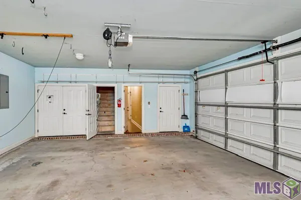 $290,000 | 2210 South Willow Ridge Avenue, Port Allen, LA 70767