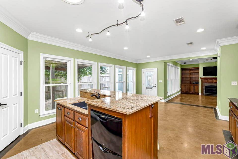 2210 South Willow Ridge Avenue Port Allen, LA 70767 - Photo 6 of 26