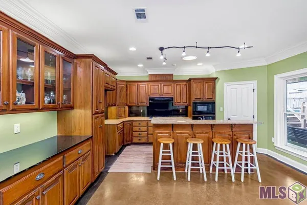 $290,000 | 2210 South Willow Ridge Avenue, Port Allen, LA 70767