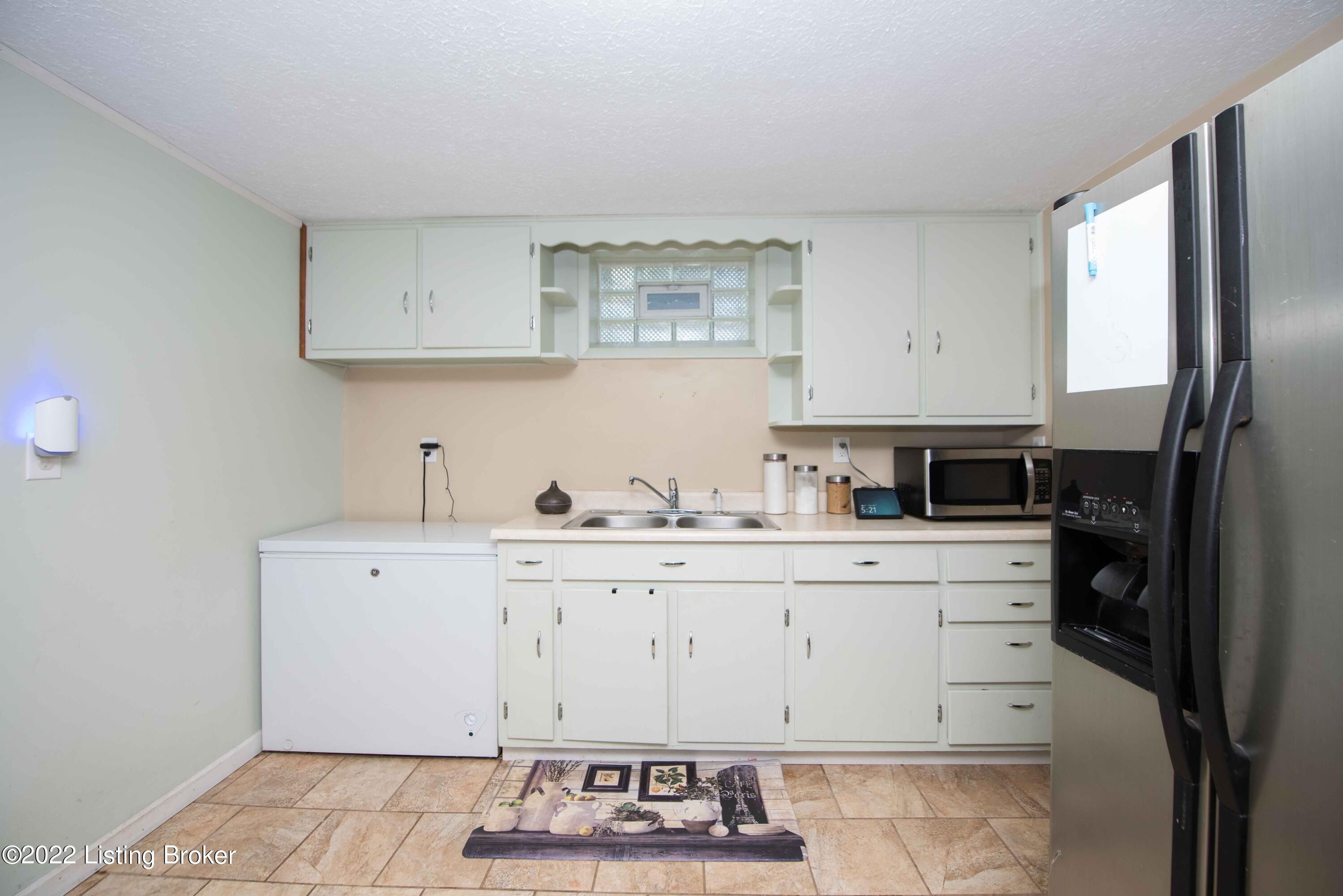 6348 Hunters Grove Road Louisville, KY 40216 - Photo 34 of 44 Kitchenette in Basement