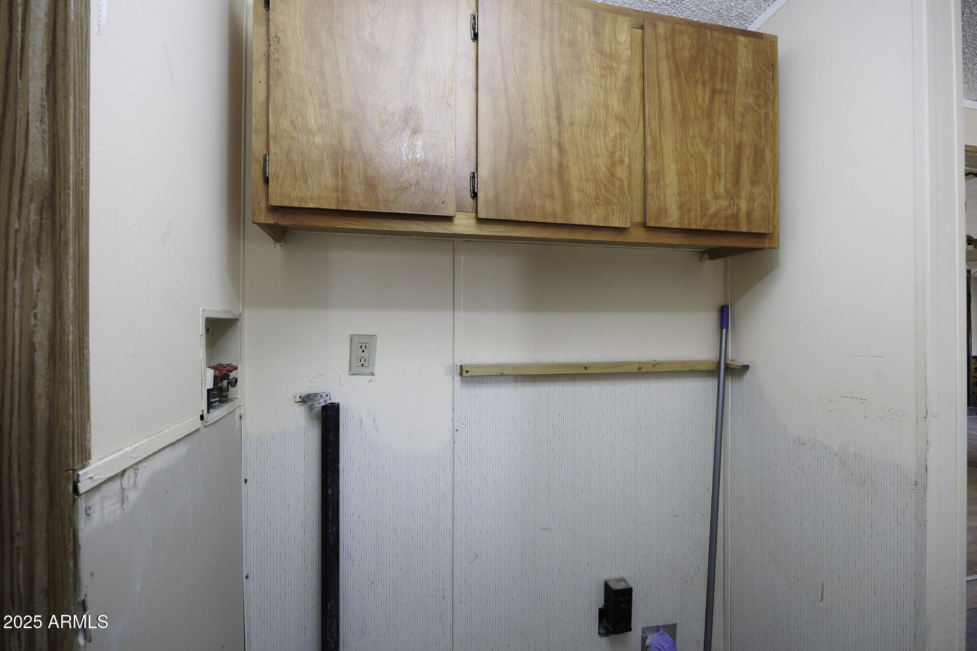 9505 West Milligan Road Arizona City, AZ 85123 - Photo 24 of 45 a close view of closet