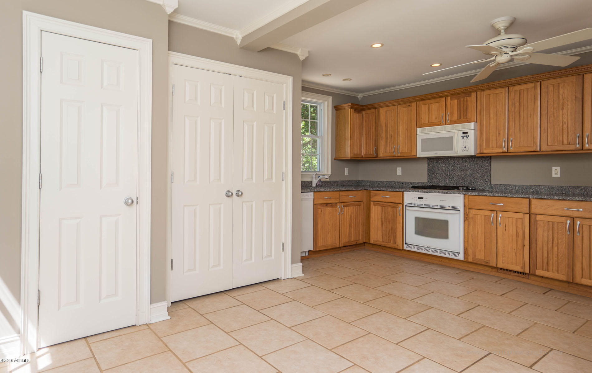 844 Ribaut Road Beaufort, SC 29902 - Photo 14 of 38 DSC02476-1