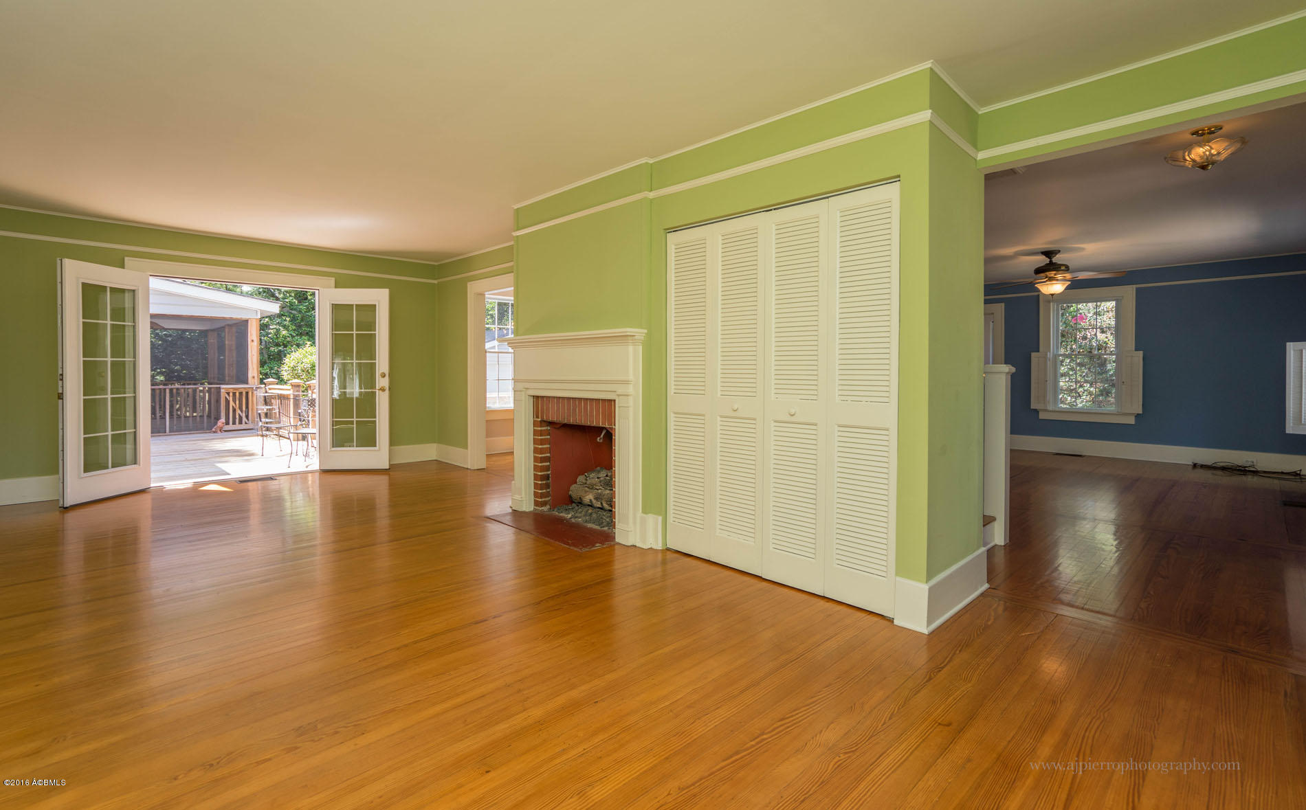 844 Ribaut Road Beaufort, SC 29902 - Photo 8 of 38 DSC02450-1